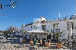 Stylish 3-Bed Villa with Custom Interiors