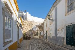 Stylish 3-Bed Villa with Custom Interiors