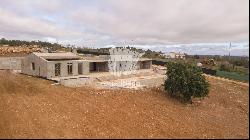 New Villa in a Quiet Area