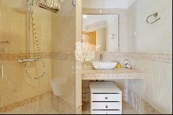 Hillside Villa Retreat with Spectacular Views