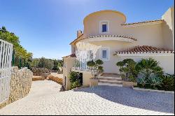 Hillside Villa Retreat with Spectacular Views