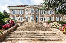 MAGNIFICENT RESIDENCE WITH EXTENSIVE LANDSCAPED GROUNDS OVERLOOKING ANNE PORT BAY