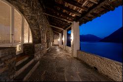 Villa with 10 rental apartments on Lake Como