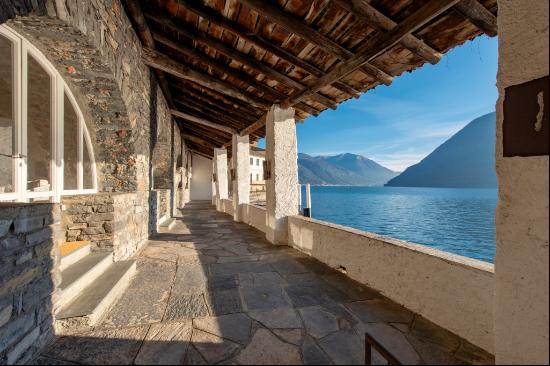 Villa with 10 rental apartments on Lake Como