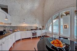 Villa with 10 rental apartments on Lake Como