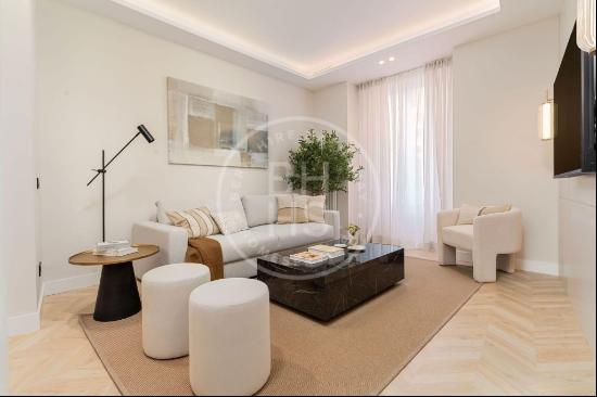 139 sqm luxury flat for sale in Sol, Madrid, Madrid 28028