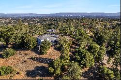 Los Altos Hills Oasis: Bay Views and Endless Possibilities