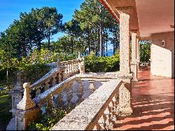 Exclusive property with panoramic views in Rías Baixas