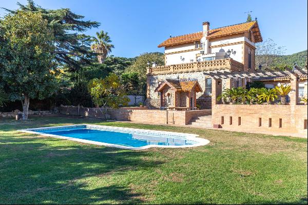 20th Century Modernist Villa, a Mediterranean jewel