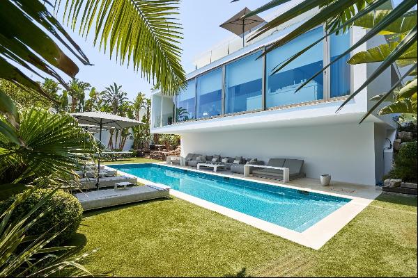 Modern detached villa with superb quality and design aesthetic.