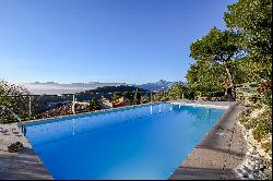 Sole agent - Provencal villa with a panoramic view of the hills of Nice