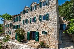 BEAUTIFUL STONE HOUSE WITH BREATHTAKING SEA VIEW - ISLAND OF BRAC