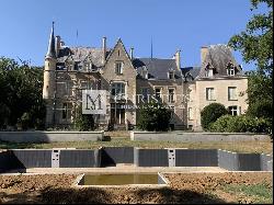 For sale characterful 19th-century castle with a private chapel between Bourges and Nevers