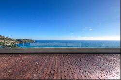 Roquebrune Cap Martin, high-end 4 beds top floor apartment with sea view