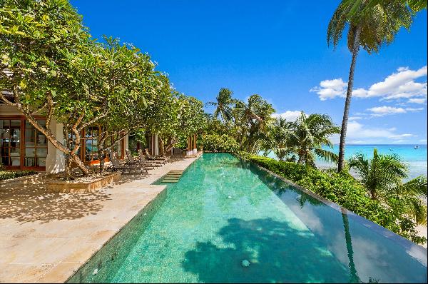 Beautiful beachfront villa for sale in St. James, Barbados