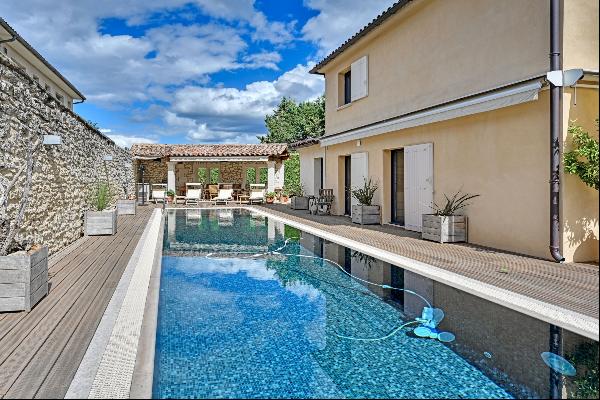 Villa offering numerous amenities in the Center of Uzes