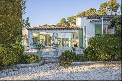 Aubagne - Family Home with Unobstructed Views of the Hills and Guesthouse