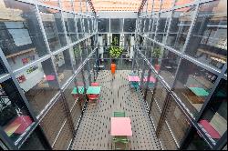 Loft-style house in the centre of town, just beside the Canal de la Robine.