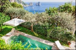 Magnificent villa overlooking the Faraglioni rocks