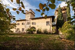 Estate dated 16th Cent, restored Baroque Hunting Lodge with parkland