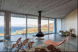 Designer villa with swimming pool and view of the Gulf of Castellammare