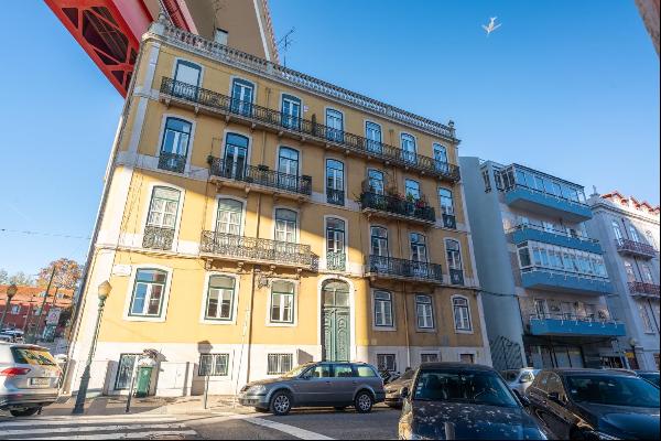 Charming 3+1-bedroom apartment in Alcântara, Lisbon.