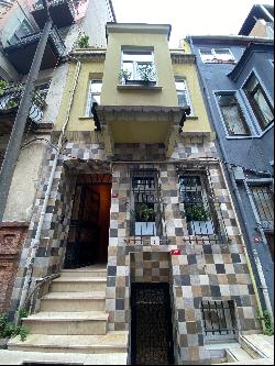 Beyoglu Five-Story Building