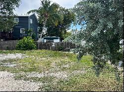 4 Del Mar Boulevard, Big Coppitt FL 33040