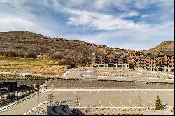 Steps To The Jordanelle Gondola - Move In Ready