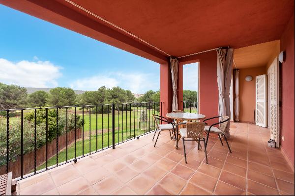 Apartment in first line to the golf course in Santa Ponsa