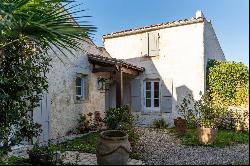 CHARMING CHARACTER PROPERTY BETWEEN ROYAN AND LA TEMBLADE