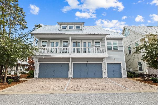 Gorgeous Townhouse Backing Onto Preserve And Close to The Big Chill