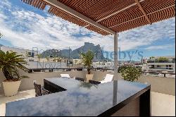 Duplex penthouse with a view of the ocean and Morro Dois Irmãos