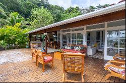 Beachfront house inside a gated community