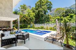 House with a view of Pedra da Gávea