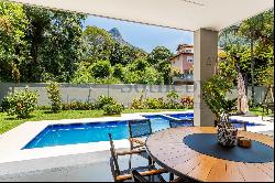 House with a view of Pedra da Gavea