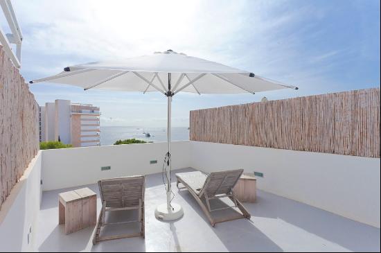 Bright triplex penthouse for sale in Palmanova in Mallorca, Calvia 07181