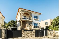 Detached house, 5 bedrooms, for Sale