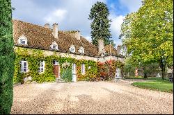 Magnifique propriété avec Manoir du 19ème à proximité de Beaune Bourgogne