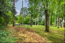 Wonderful Lot on Quiet Dead-end Street in the Heart of Buckhead