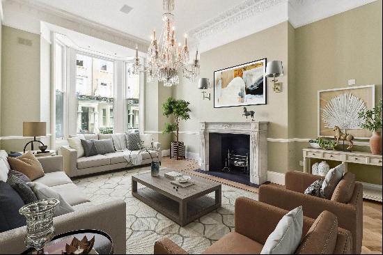 An exceptional 5 bedroom family house, with outside space to rent Earls Court, SW5.