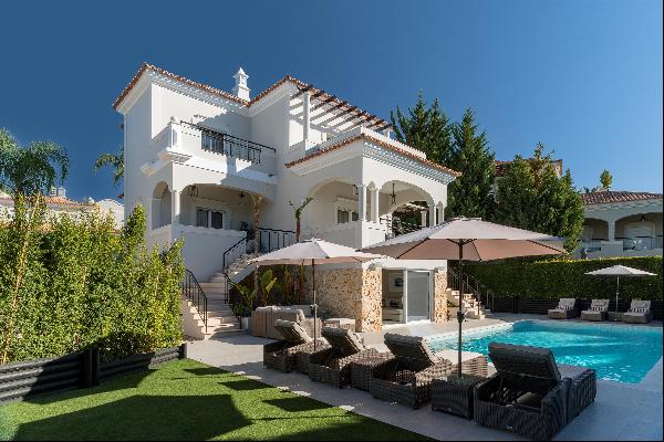 Spectacular, elegantly renovated 4-bedroom villa in Vale Formonso, Algarve.