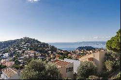 2-bed apartment with sea view in Villefranche sur Mer.