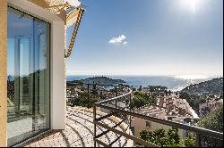 2-bed apartment with sea view in Villefranche sur Mer.