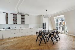 Paris VII - Ségur - top floor apartment in perfect condition