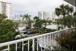 500 Bayview Dr, #221, Sunny Isles Beach, FL