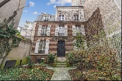 Family home near Batignolles