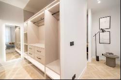 Beautiful renovation located in the buzzy city centre of Madrid.