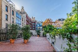 Fantastic modernist apartment with views of La Pedrera