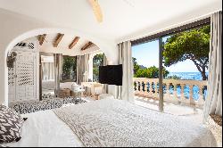 Seafront Luxury Villa in Port